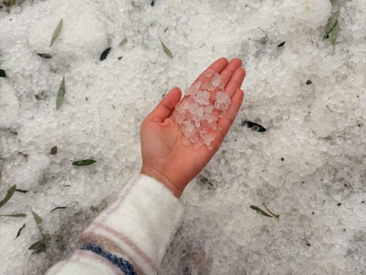 Activan alerta amarilla por lluvias fuertes y granizo en capital