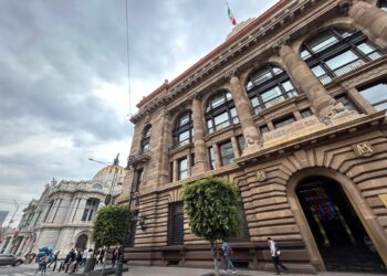 Banxico recorta crecimiento para 2026 y ajusta inflación (VIDEO)