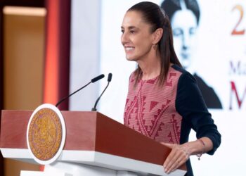 CNTE, agua y Alito en Conferencia del Pueblo