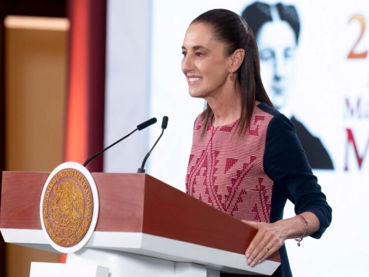 CNTE, agua y Alito en Conferencia del Pueblo