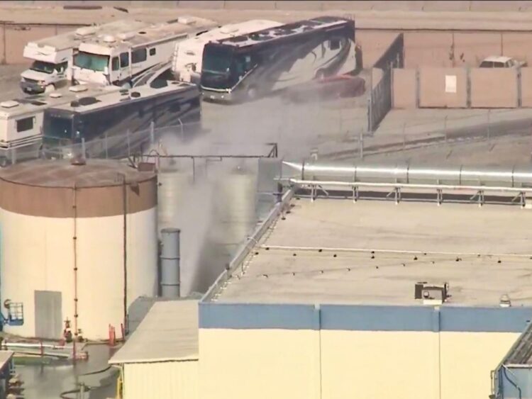 Alerta en California por fuga de material químico peligroso