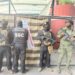 Catean inmueble y detienen a integrantes de Los Tanzanios