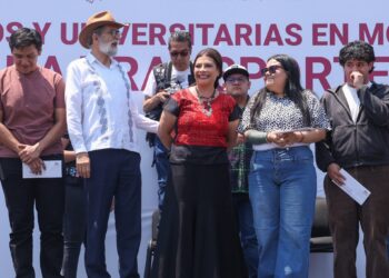 Entregan 28 mil becas de transporte a universitarios en CDMX