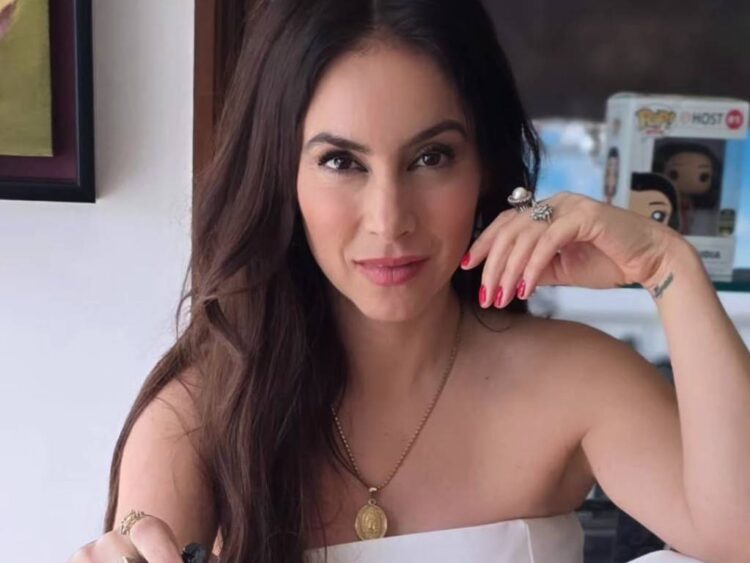El mensaje que envía Claudia Lizaldi a quienes la quieren ver separada de Pedro Moctezuma