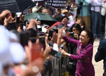 Claudia Sheinbaum reitera a la CNTE compromiso de eliminar la USICAMM