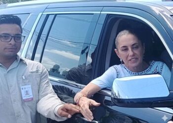 Claudia Sheinbaum evita declaraciones sobre la entrega voluntaria de dos exfuncionarios de Sinaloa. AMEXI Foto Especial