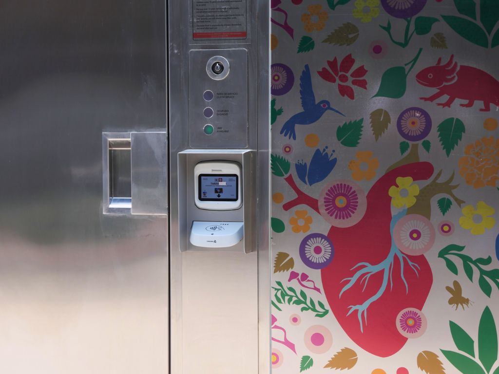 La tarifa de los sanitarios inteligentes incluye acceso completo al sanitario.