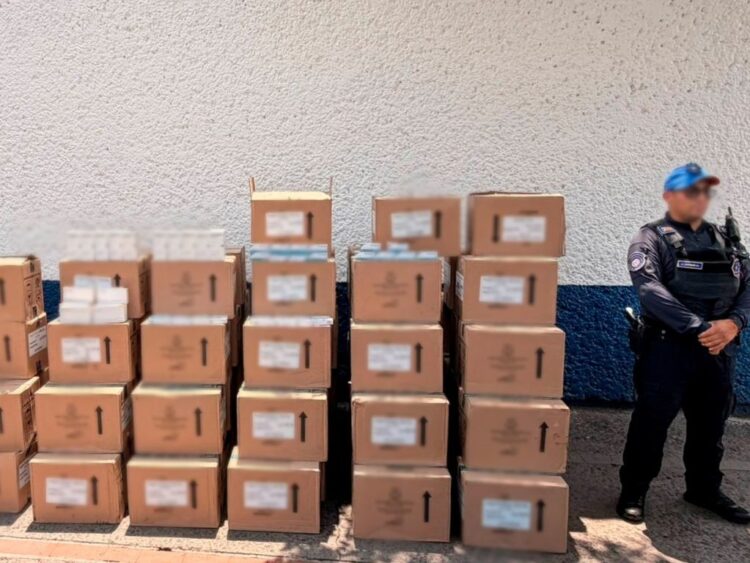 Detienen a un hombre con 199 cajas de medicamento controlado