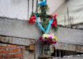 Entre cemento y flores, México celebra a la Santa Cruz y al albañil