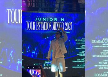 Junior H durante una conferencia de prensa en la que presentó los detalles de su nueva gira por estadios en México para 2027.