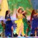 Shakira canta ante una multitud en la Playa de Copacabana durante un concierto masivo, en medio de preocupación por la salud de su padre William Mebarak.