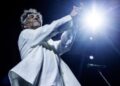 Fito Páez posa durante la promoción de su álbum Shine, producción que reúne 13 canciones con influencias de rock, soul y funk.