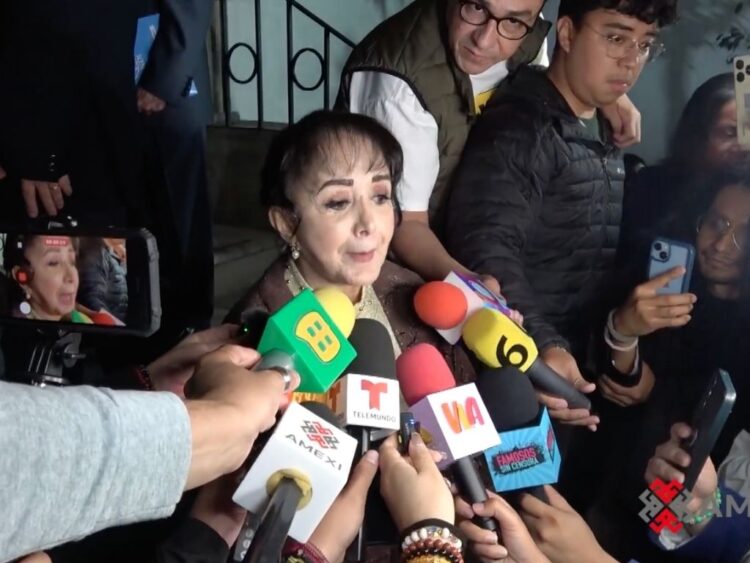 María Antonieta de las Nieves, caracterizada como La Chilindrina, durante una entrevista en la que habló de su trayectoria y legado artístico.