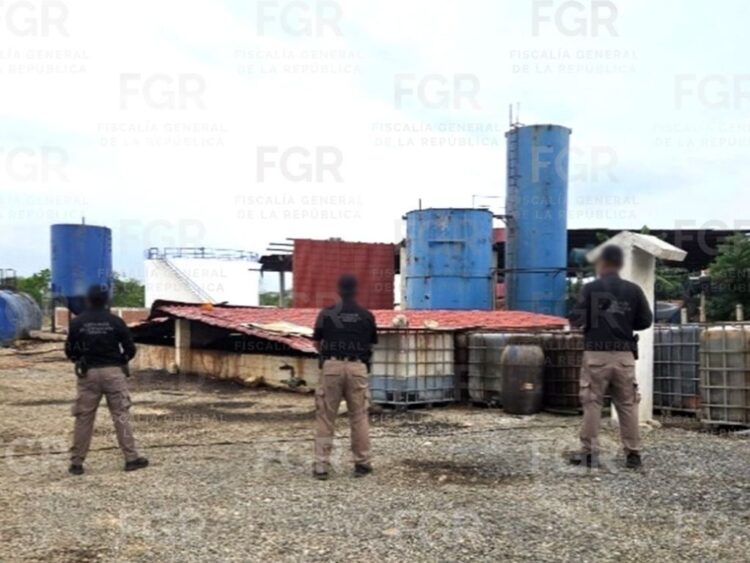 FGR asegura más de 250 mil litros de hidrocarburo en Veracruz