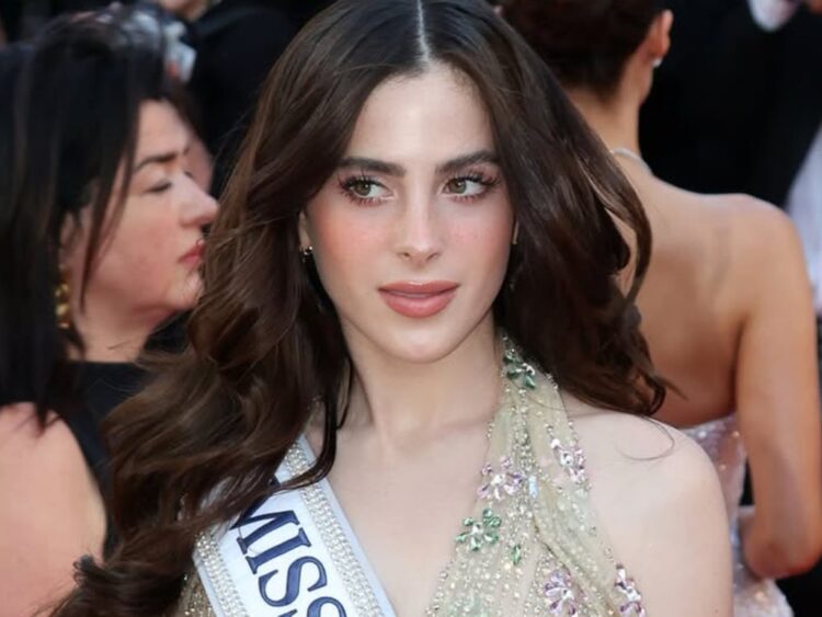 Fátima Bosch debutó en Cannes 2026 con un vestido brillante y sandalias de plataforma dignas de Miss Universo. | AMEXI/FOTO: IG @fatimaboschfdz