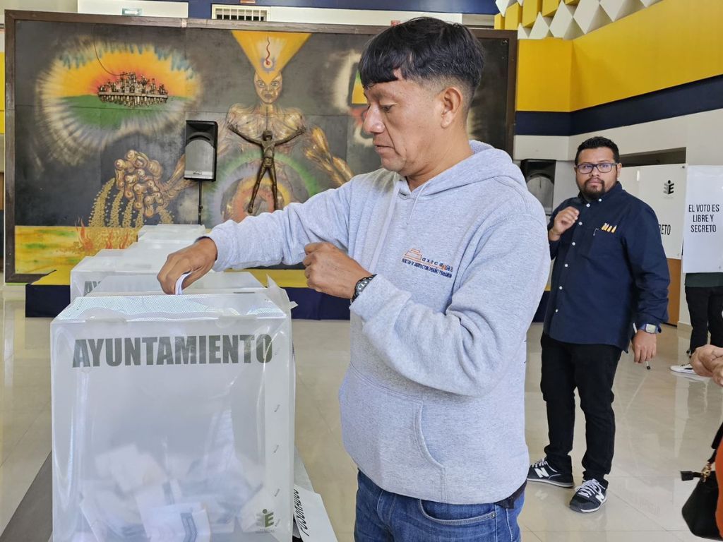 Gana Farid Acevedo la elección de rector en la UABJO, elección con tranquilidad y sin incidentes