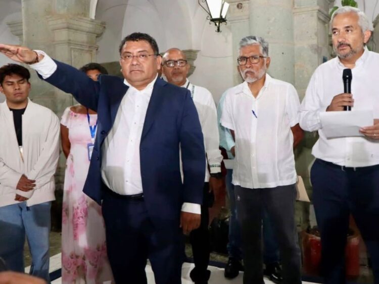 Gana Farid Acevedo la elección de rector en la UABJO, elección con tranquilidad y sin incidentes
