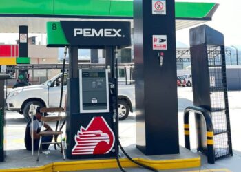 Gasolineros advierten retrasos en suministro por topes al precio de combustibles