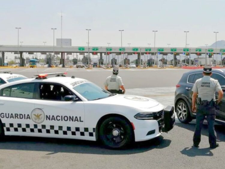 Militarización en carreteras mediante el control de la Guardia Nacional.