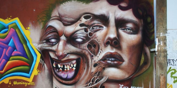 Arte urbano pinta de realidad y fantasía las calles de Nezahualcóyotl, Edomex