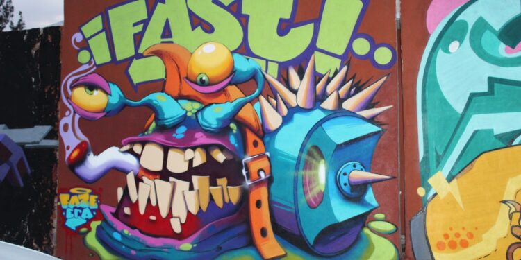 Arte urbano pinta de realidad y fantasía las calles de Nezahualcóyotl, Edomex