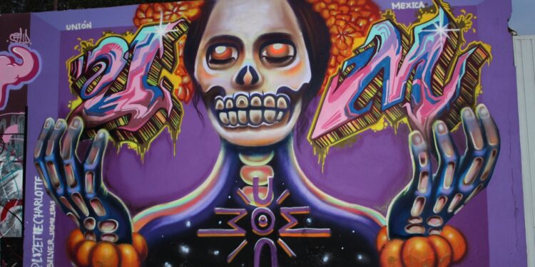 Arte urbano pinta de realidad y fantasía las calles de Nezahualcóyotl, Edomex
