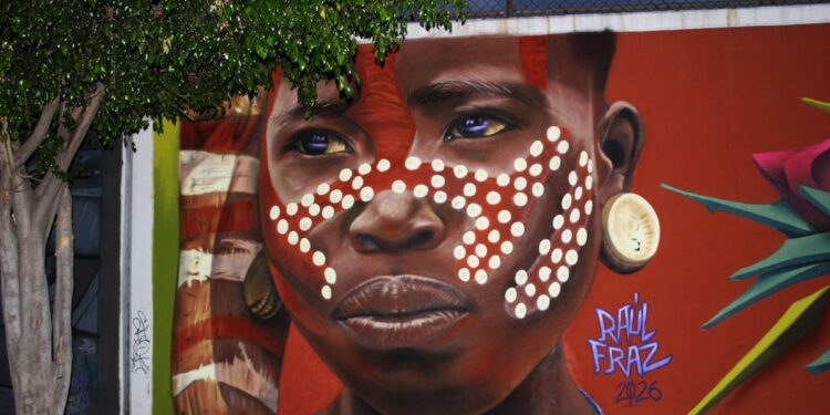 Arte urbano pinta de realidad y fantasía las calles de Nezahualcóyotl, Edomex