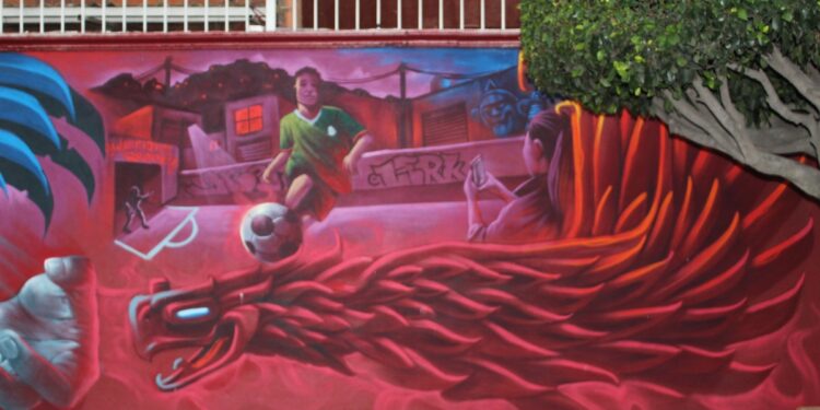 Los murales mundialistas pintados por jóvenes artistas urbanos en Neza, Edomex
