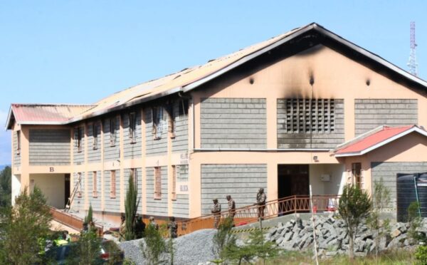 Incendio en la Academia para Niñas Utumishi, en Kenia.