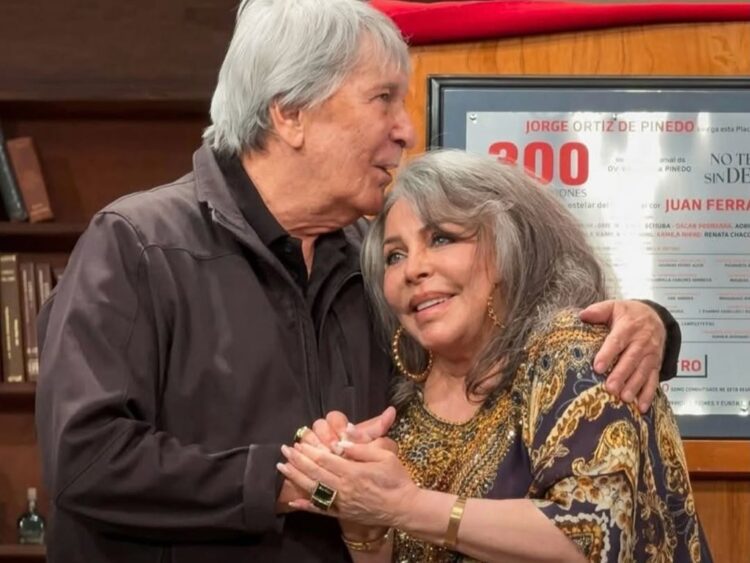Juan Ferrara y Verónica Castro compartieron telenovelas y teatro en una de las duplas más recordadas de México. | AMEXI/FOTO: RRSS