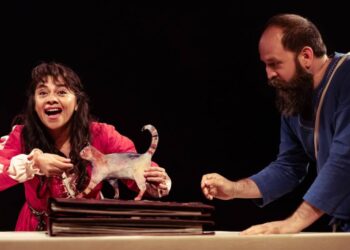 “La curiosa búsqueda de Marcel de Petrasant” conquistó al público con su libro pop-up gigante
