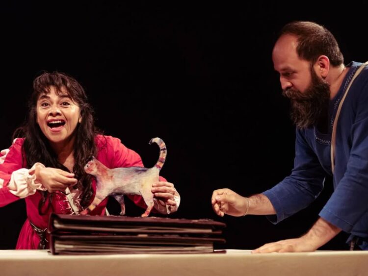 “La curiosa búsqueda de Marcel de Petrasant” conquistó al público con su libro pop-up gigante