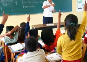 Múltiples condiciones laborales generan la crisis de salud entre los maestros en México.