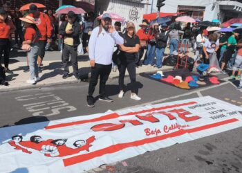 Marcha de la CNTE por el Día del Maestro en CDMX