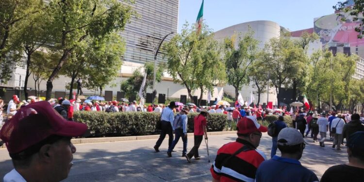 Marcha del Día del Trabajo en la CDMX. AMEXI/ Foto: Héctor Colón
