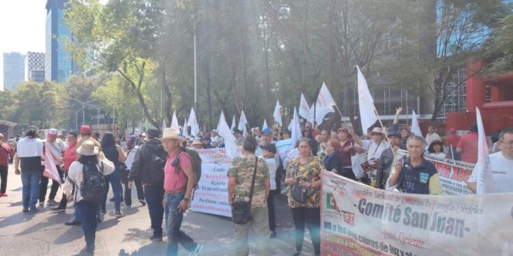 Marcha del Día del Trabajo en la CDMX. AMEXI/ Foto: Héctor Colón