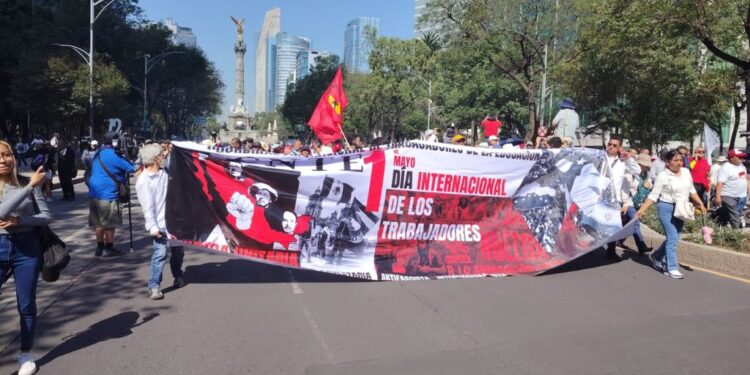 Marcha del Día del Trabajo en la CDMX. AMEXI Foto Héctor Colón 6