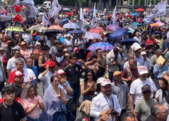 megamarcha Miles de integrantes de la ANUEE y el SME, marcharon en la CDMX para pedir audiencia con Sheinbaum