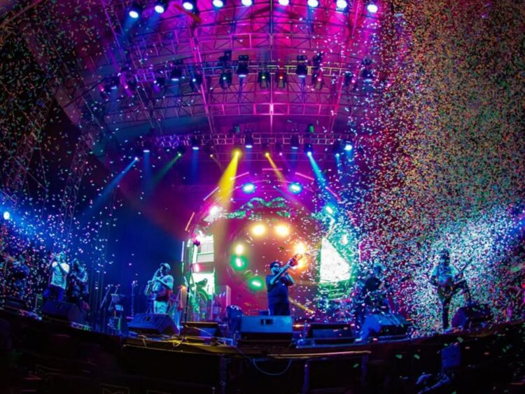 Panteón Rococó reunió a más de 120 mil personas en Neza durante un concierto gratuito por sus 30 años de trayectoria. | AMEXI/FOTO: IG @rococopix