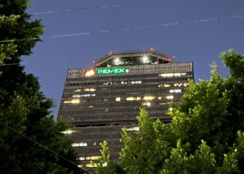Moody’s ratifica B1 de Pemex; advierte necesidad de 14 mil 900 mdd anuales