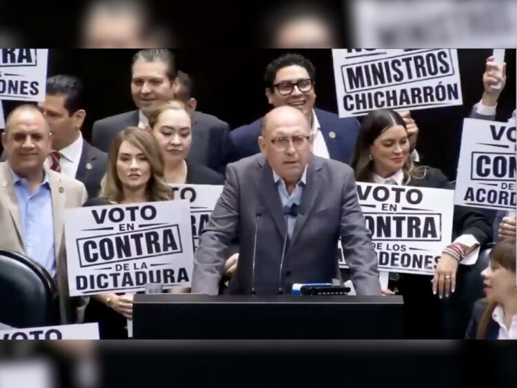 Ruben Moreira en lasesion Permanente. 26 de mayo de 2026. AMEXI Foto Captura de video