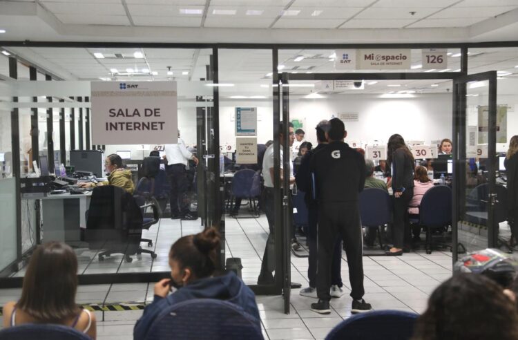 SAT: 73% de personas físicas cumplidas obtiene devolución en Declaración Anual 2025