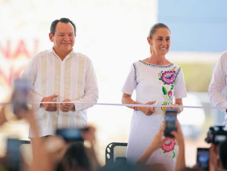 Sheinbaum en Yucatán, con el gobernador Joaquín Díaz Mena. Inauguración de obras.