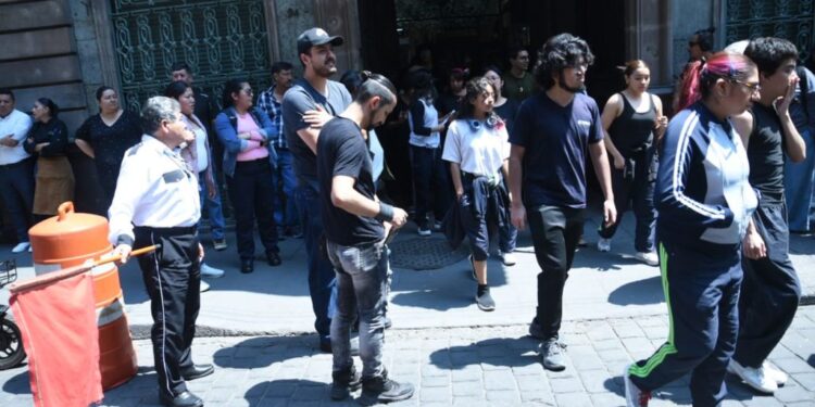 Simulacro en la calle de Donceles en el Centro Histórico. AMEXI/Foto: Alejandro Melendez
