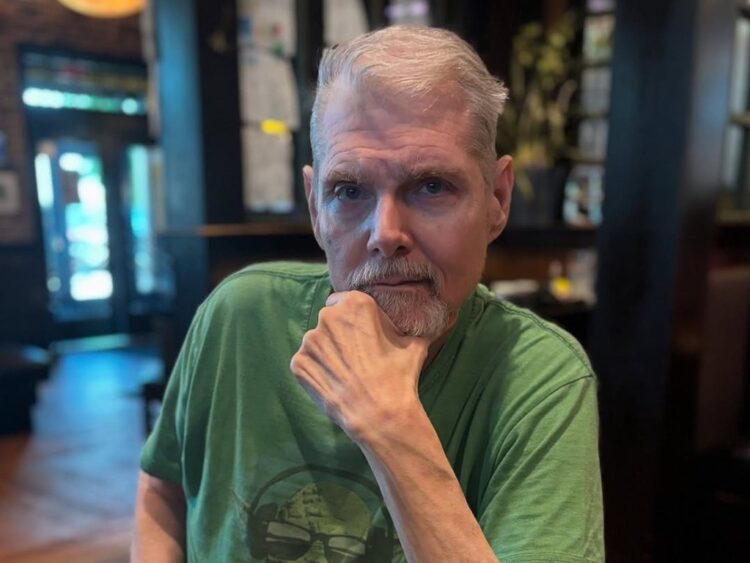 Murió Tom Kane, actor de doblaje que dio voz a Yoda y personajes de “Las Chicas Superpoderosas”. | AMEXI/FOTO: IG @tknevo