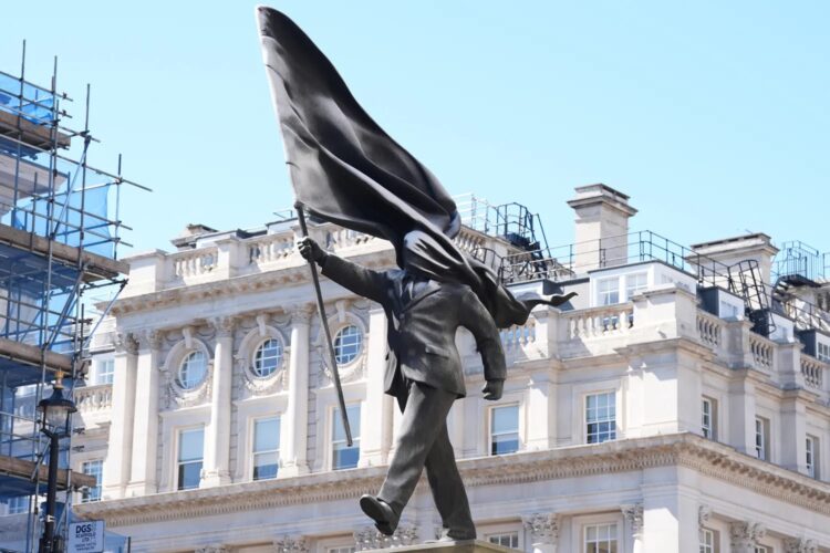 Un hombre ciego a su bandera: la nueva obra de Banksy