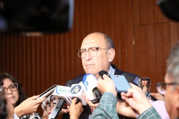PRI adelanta voto en contra de reforma judicial: "seguirá siendo de acordeón"