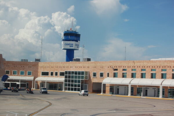 El Aeropuerto Internacional de Cancún tiene conectividad con 16  sedes del Mundial. AMEXI / FOTO: RRSS