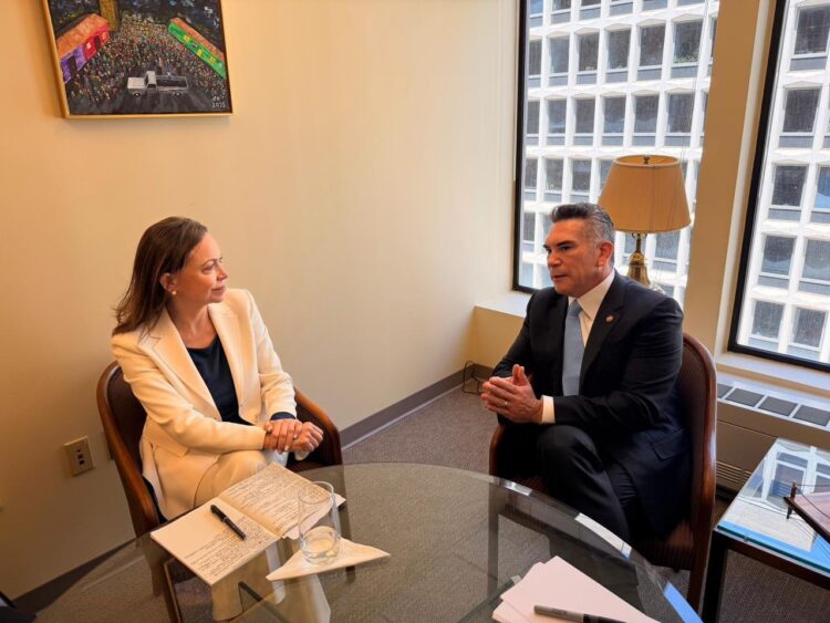 Se reúne el dirigente del PRI, Alejandro Moreno, con María Corina Machado, Premio Nobel de la Paz, en Whashington.