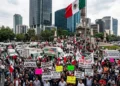 Transportistas convocan megamarcha en CDMX para el 20 de mayo